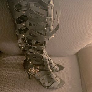 High heel size 10 summer shoe with box